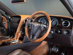 Bentley Flying Spur V8 - Image 14