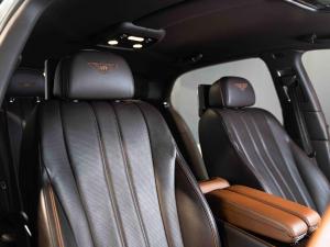 Bentley Flying Spur V8 - Image 17