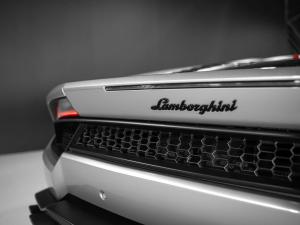 Lamborghini Huracan LP580-2 coupe - Image 17