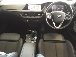 BMW 1 Series 118i - Image 10