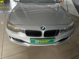 BMW 3 Series 320i - Image 2