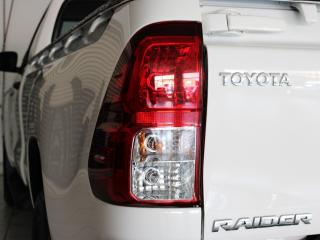 Toyota Hilux 2.4GD-6 single cab Raider manual