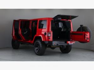 Jeep Wrangler Unlimited 3.6L Sahara - Image 10