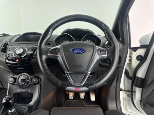 Ford Fiesta ST 1.6 Ecoboost Gdti - Image 8