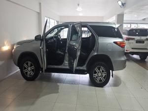 Toyota Fortuner 2.4GD-6 4X4 automatic - Image 10