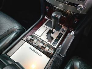 Lexus LX 570 - Image 9