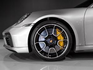 Porsche 911 turbo S coupe - Image 13