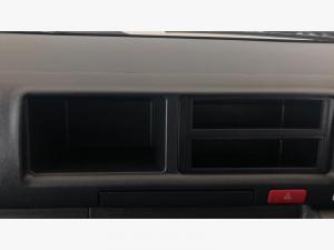 Toyota Hiace 2.5D-4D Ses-fikile 16-seater - Image 24