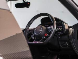 Audi R8 coupe V10 plus quattro - Image 8