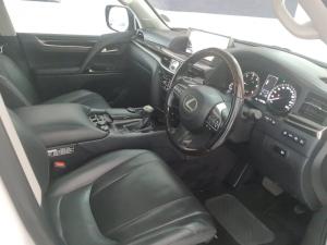 Lexus LX 450d - Image 8