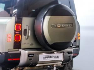 Land Rover Defender 90 P400 X-Dynamic SE - Image 10