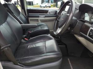 Chrysler Grand Voyager 3.8 Limited automatic - Image 12