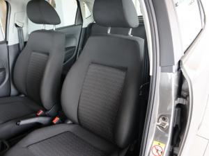 Volkswagen Polo Vivo hatch 1.6 Comfortline auto - Image 16