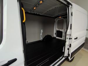 Ford Transit 2.2TDCi MWB panel van - Image 9