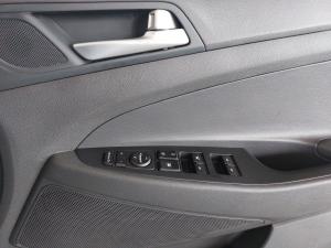 Hyundai Tucson 2.0CRDi Elite - Image 14