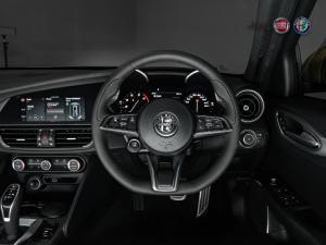 Alfa Romeo Giulia 2.0T Veloce - Image 11