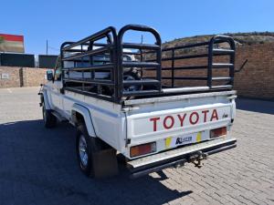 Toyota Land Cruiser 79 4.2D single cab - Image 2