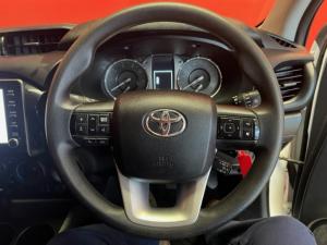 Toyota Hilux 2.4 GD-6 Raider 4X4 automaticD/C - Image 12