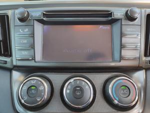 Toyota RAV4 2.0 GX - Image 9