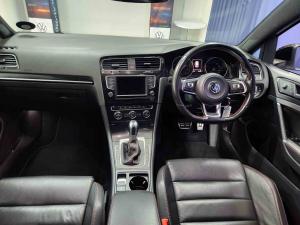 Volkswagen Golf GTI - Image 10