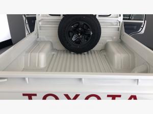 Toyota Land Cruiser 79 2.8GD-6 double cab - Image 10