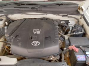 Toyota Land Cruiser Prado 4.0 VX - Image 8