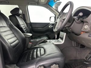 Nissan Pathfinder 2.5 dCi SE automatic - Image 12