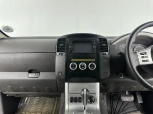 Nissan Pathfinder 2.5 dCi SE automatic - Image 8