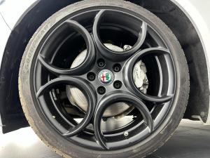 Alfa Romeo Giulia 2.0T Super - Image 15