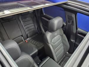 Volkswagen Touareg V6 TDI Executive R-Line - Image 6
