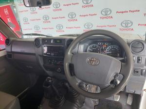 Toyota Land Cruiser 79 4.2D single cab - Image 6