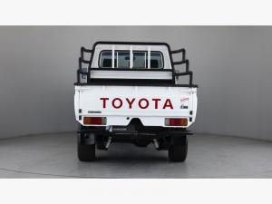 Toyota Land Cruiser 70 series 4.5 - Image 5