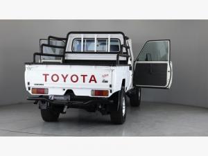 Toyota Land Cruiser 70 series 4.5 - Image 22