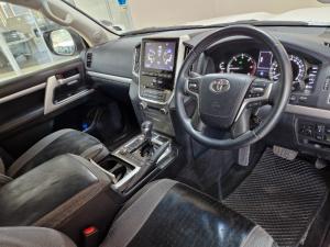 Toyota Land Cruiser 200 V8 4.5D VX-R automatic - Image 12