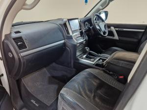 Toyota Land Cruiser 200 V8 4.5D VX-R automatic - Image 9