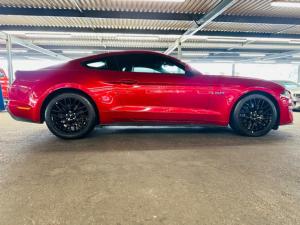 Ford Mustang 5.0 GT fastback - Image 2