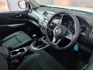 Nissan Navara 2.5DDTi double cab SE auto - Image 13