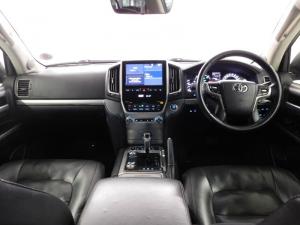 Toyota Land Cruiser 200 V8 4.5D VX-R automatic - Image 7