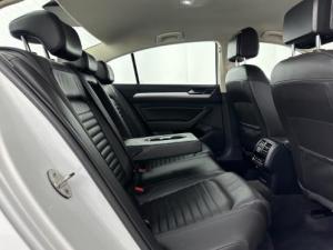 Volkswagen Passat 1.4 TSI Luxury DSG - Image 15