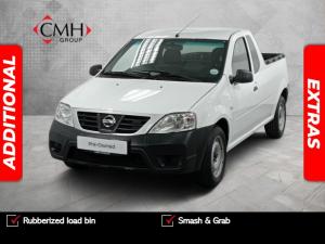 2024 Nissan NP200 1.6i safety pack