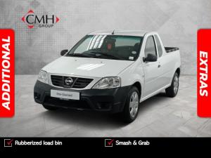 2024 Nissan NP200 1.6i safety pack