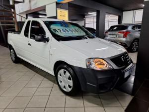 2023 Nissan NP200 1.6i safety pack (aircon)