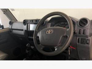 Toyota Land Cruiser 79 4.0 V6 single cab - Image 6