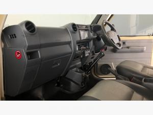 Toyota Land Cruiser 79 4.0 V6 single cab - Image 7