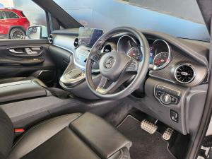 Mercedes-Benz V300d Executive - Image 8