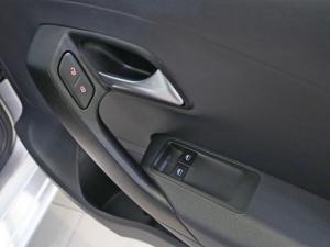 Volkswagen Polo Vivo hatch 1.6 Comfortline auto - Image 9