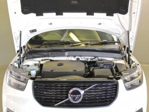 Volvo XC40 T4 R-DESIGN Geartronic - Image 22