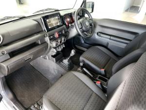 Suzuki Jimny 1.5 GLX AllGrip 3-door manual - Image 6