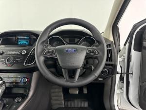 Ford Focus 1.0 Ecoboost Ambiente automatic - Image 10
