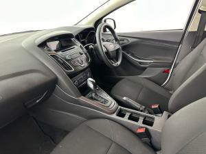 Ford Focus 1.0 Ecoboost Ambiente automatic - Image 4